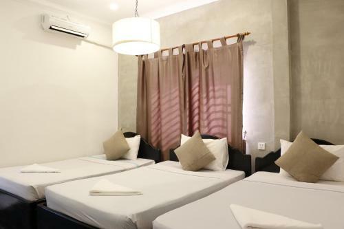 Pool Party Hostel