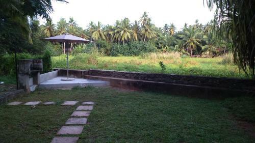 Sri Beach Bungalows And Villa