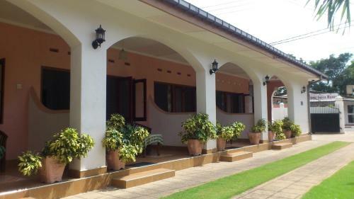 Hostal Ocean View Tourist Guest House