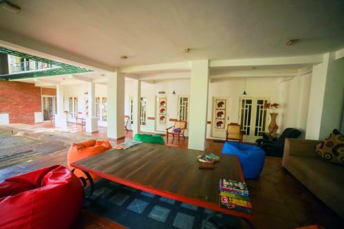 Airport City Hub Hotel
