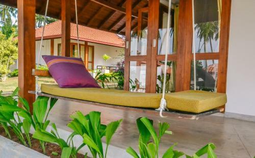Hotel Sanjis The Seaside Cabanas
