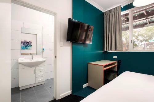 Greenacre Hotel