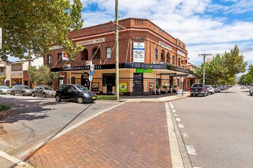 Commonwealth Hotel