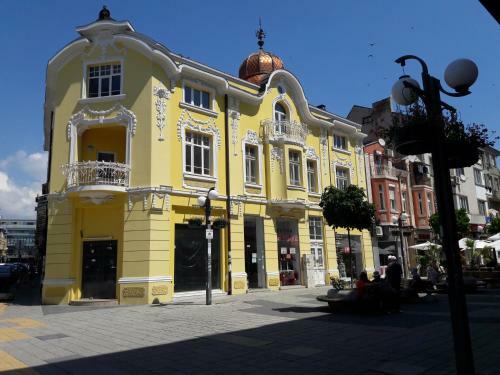 Kiril I Metodii Square Apartment