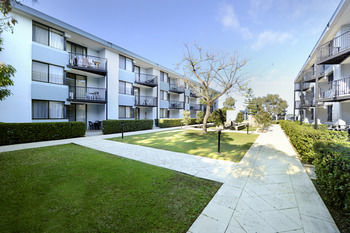 Hotel Waterside Apartments (1 Bdrm)