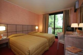 Hotel Breakfree Savannah(studio Spa)