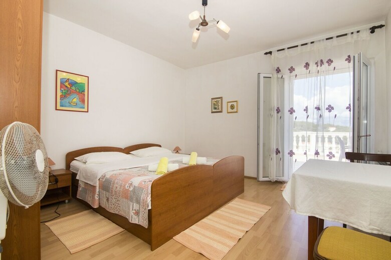 Apartments Jakov