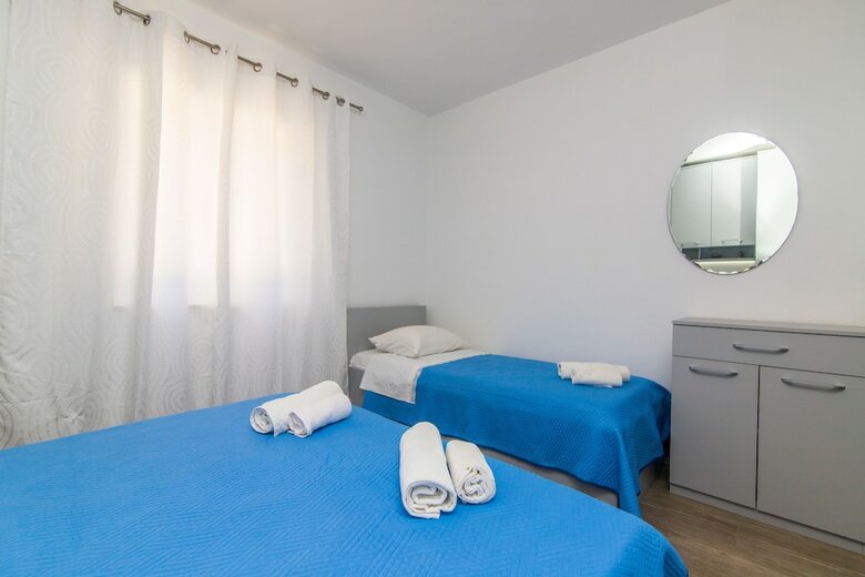 Apartments Jakov