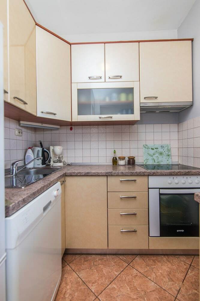 Apartments Jakov
