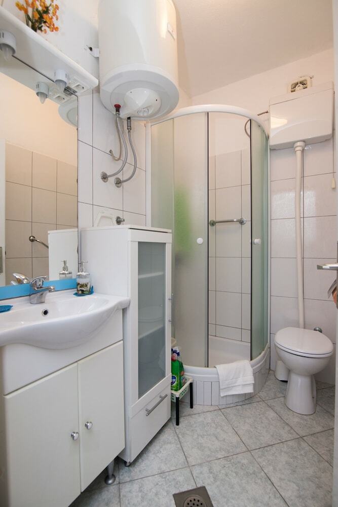 Apartments Jakov