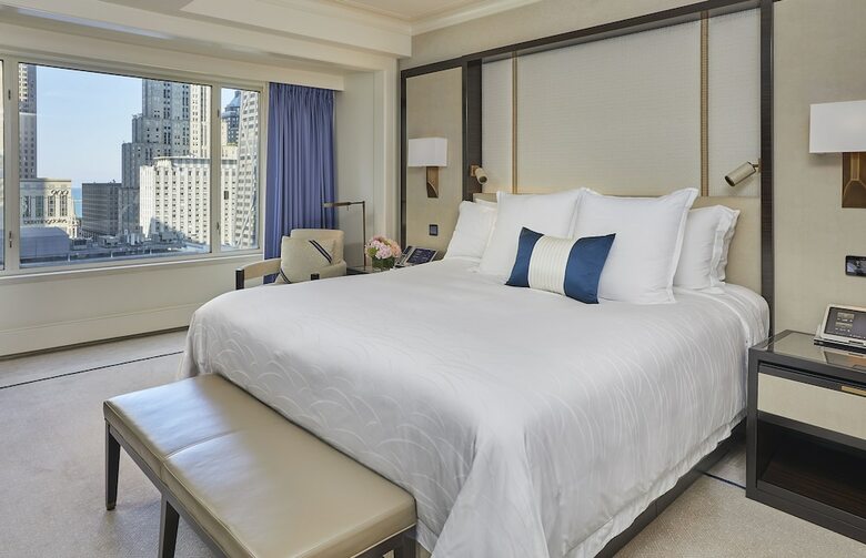 Hotel Peninsula