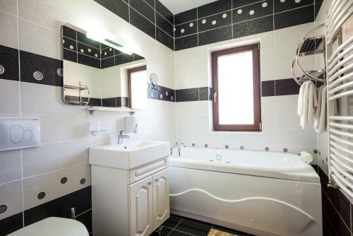 Hostal Pensiunea Royal Spa