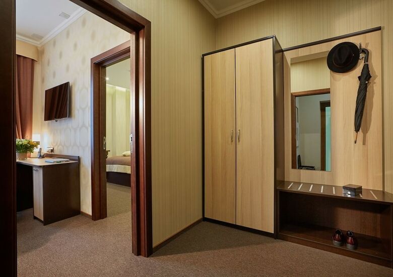 Birch Yard Hotel