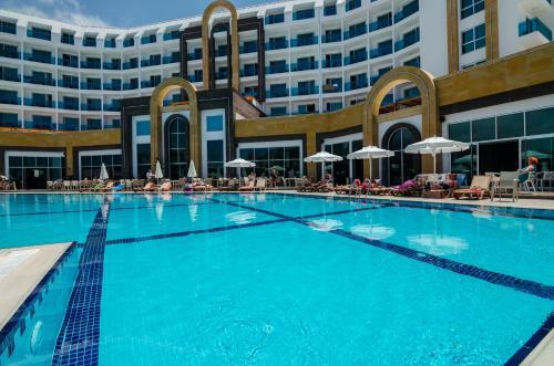 Lumos Deluxe Resort Hotel & Spa