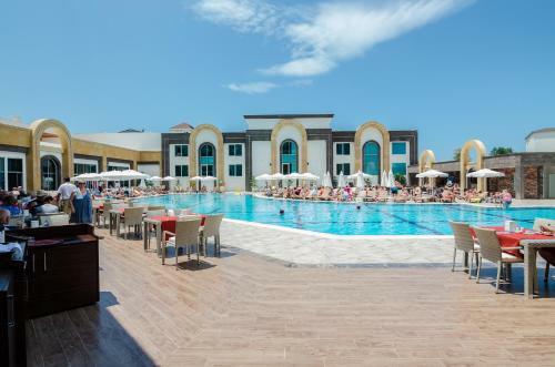 Lumos Deluxe Resort Hotel & Spa