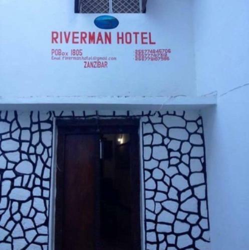 Riverman Hotel