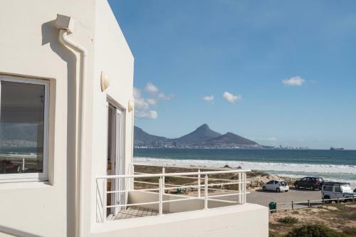 Hostal Ocean 12 Guesthouse