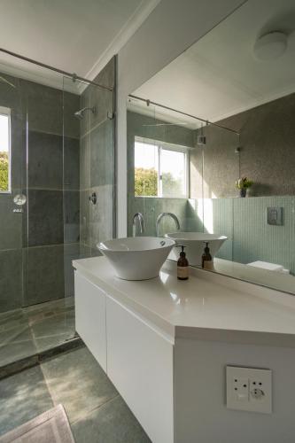 Hostal Ocean 12 Guesthouse