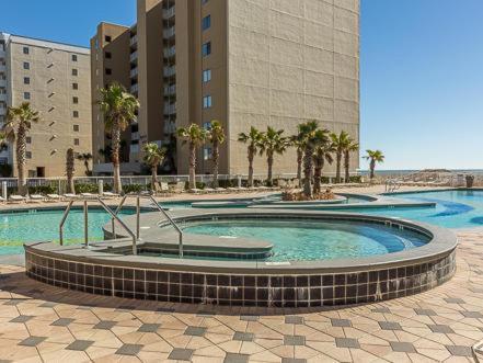 Apartamento Crystal Tower 609