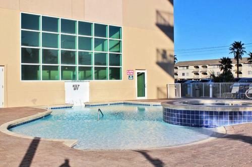 Apartamento Crystal Shores West 605