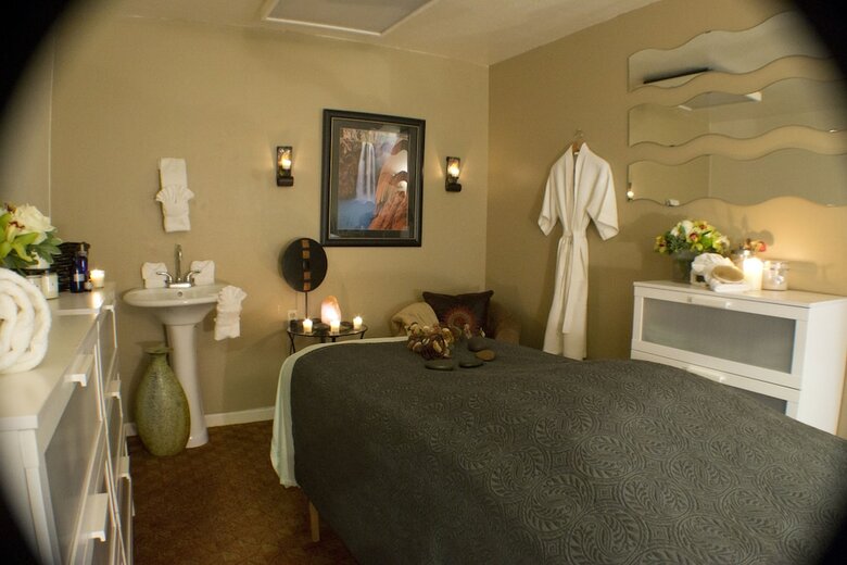 Hotel Getaways At Havasu Dunes Resort
