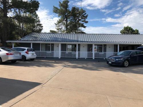 Kiva Motel