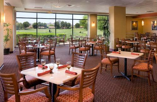Hotel Embassy Suites Phoenix - Scottsdale