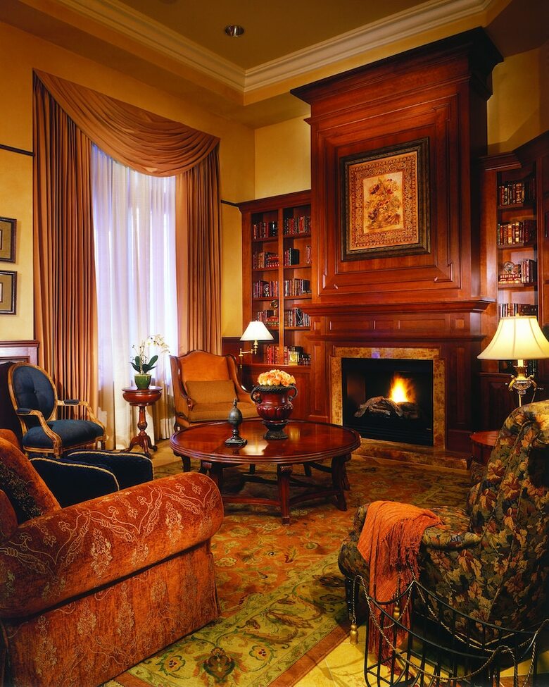 Carlton Hotel