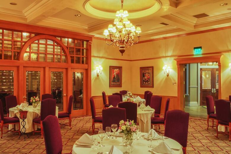 Carlton Hotel
