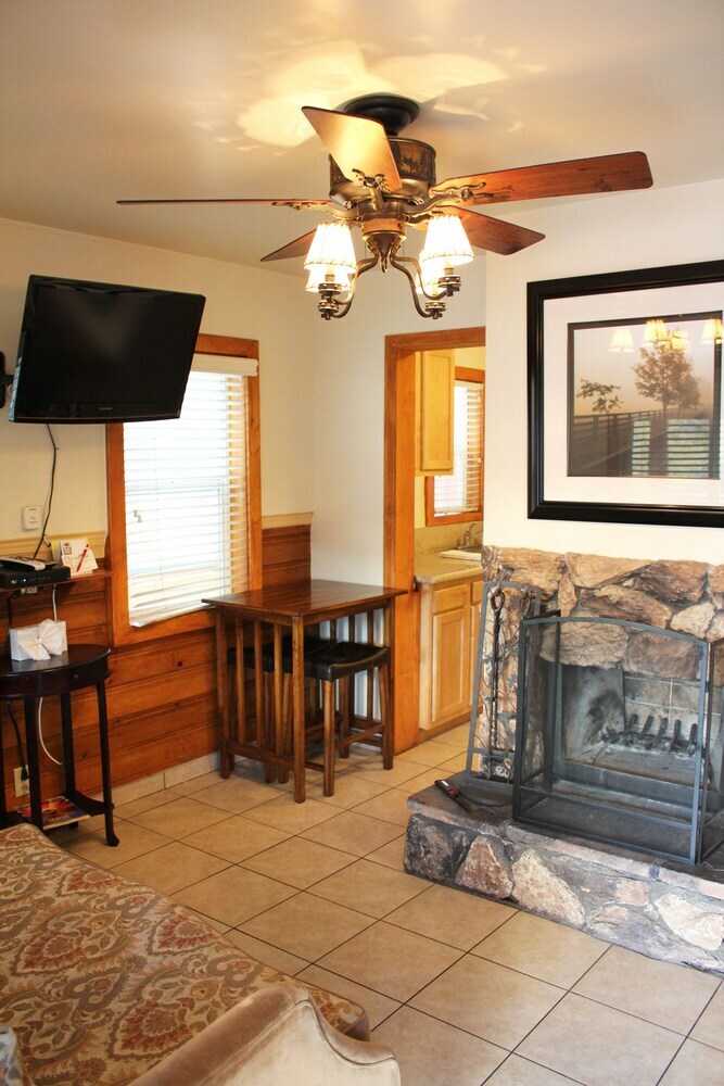 Hotel Bear Creek Resort