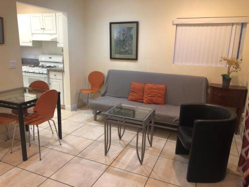 Beautiful New Home In Burbank 1bd