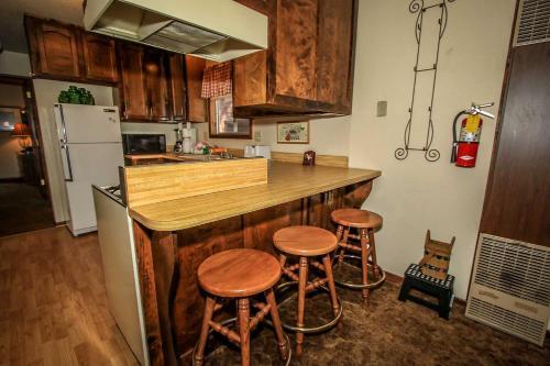 Cedar Pines #1529