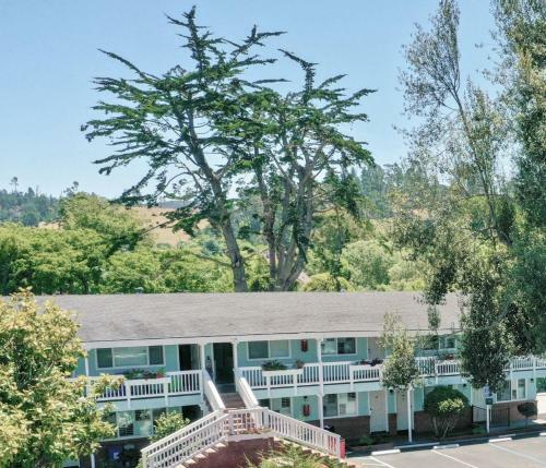 Posada Bluebird Inn
