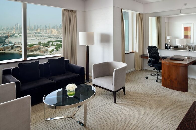 Hotel Crowne Plaza Festival City