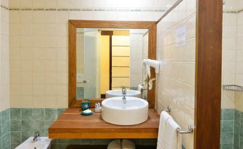 Hotel Iara Beach