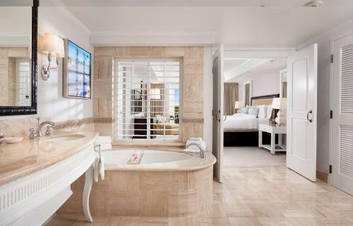 Hotel St. Regis Resort Monarch Beach