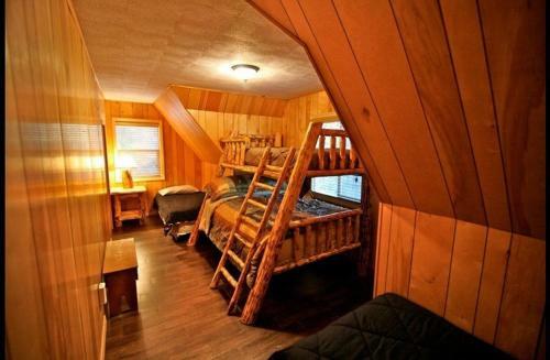 Honey Bear Lodge