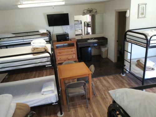Whitney Portal Hostel And Hotel