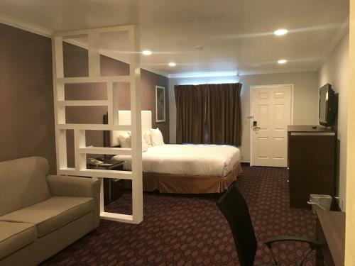 Crimson Hotel, Manhattan Beach