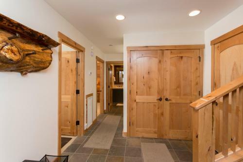 Lodge Mammoth Golf Properties By 101 Great Escapes