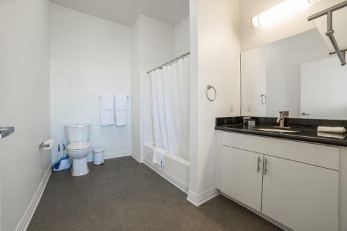 Hollywood Audrey Apartment