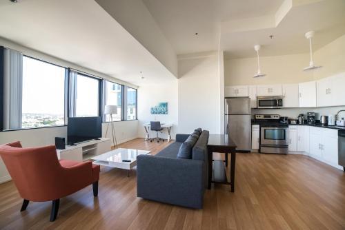 Hollywood Academy Apartment