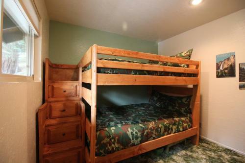 Cedar Mountain Lodge