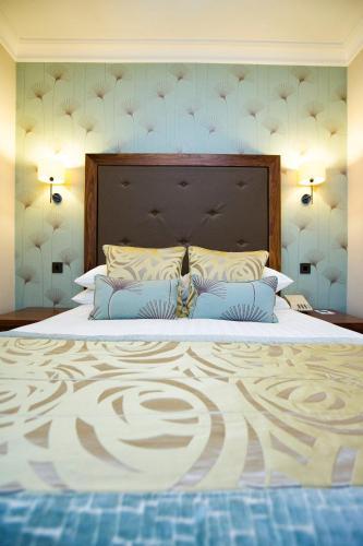 Hotel Lodore Falls