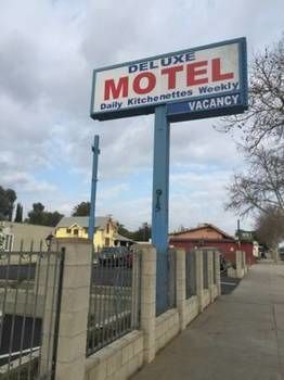 Deluxe Motel