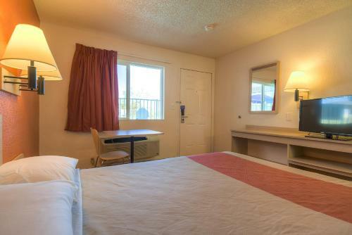 Motel 6 Palm Springs - Rancho Mirage