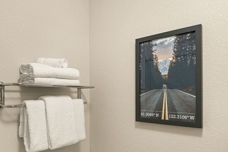 Hotel Oxford Suites Redding