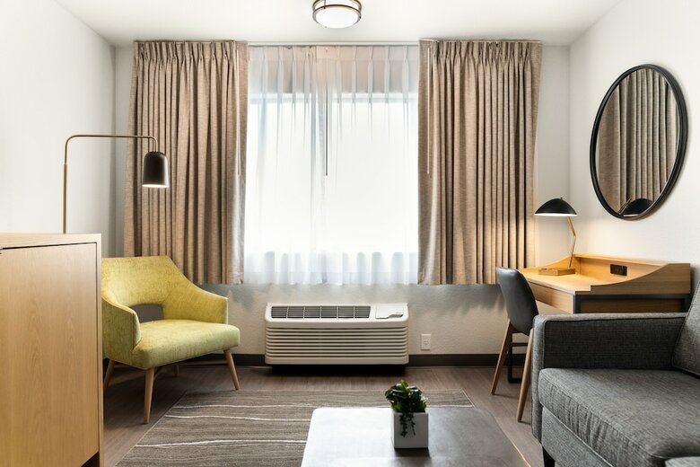 Hotel Oxford Suites Redding