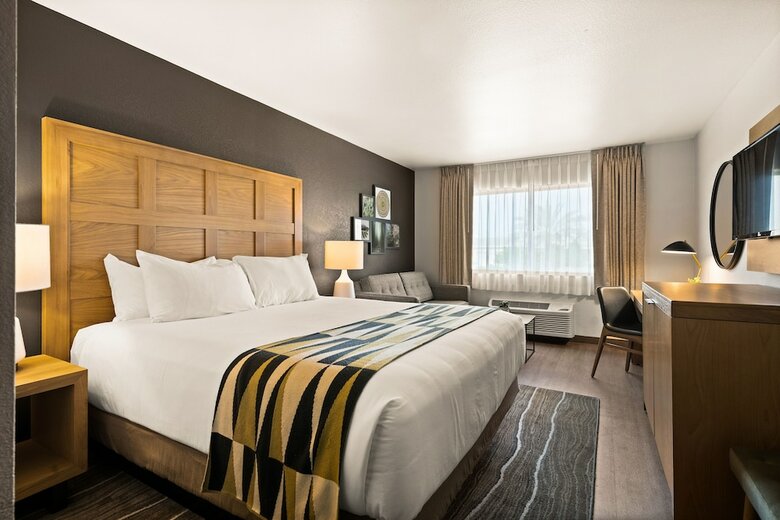 Hotel Oxford Suites Redding