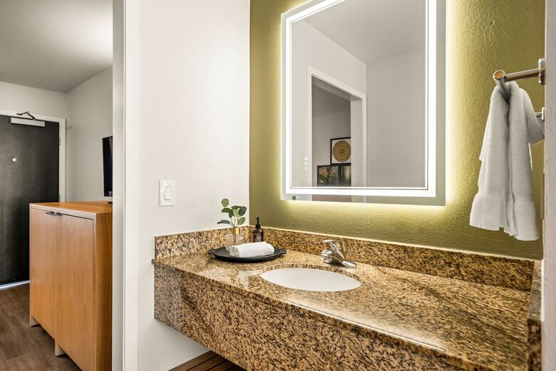 Hotel Oxford Suites Redding